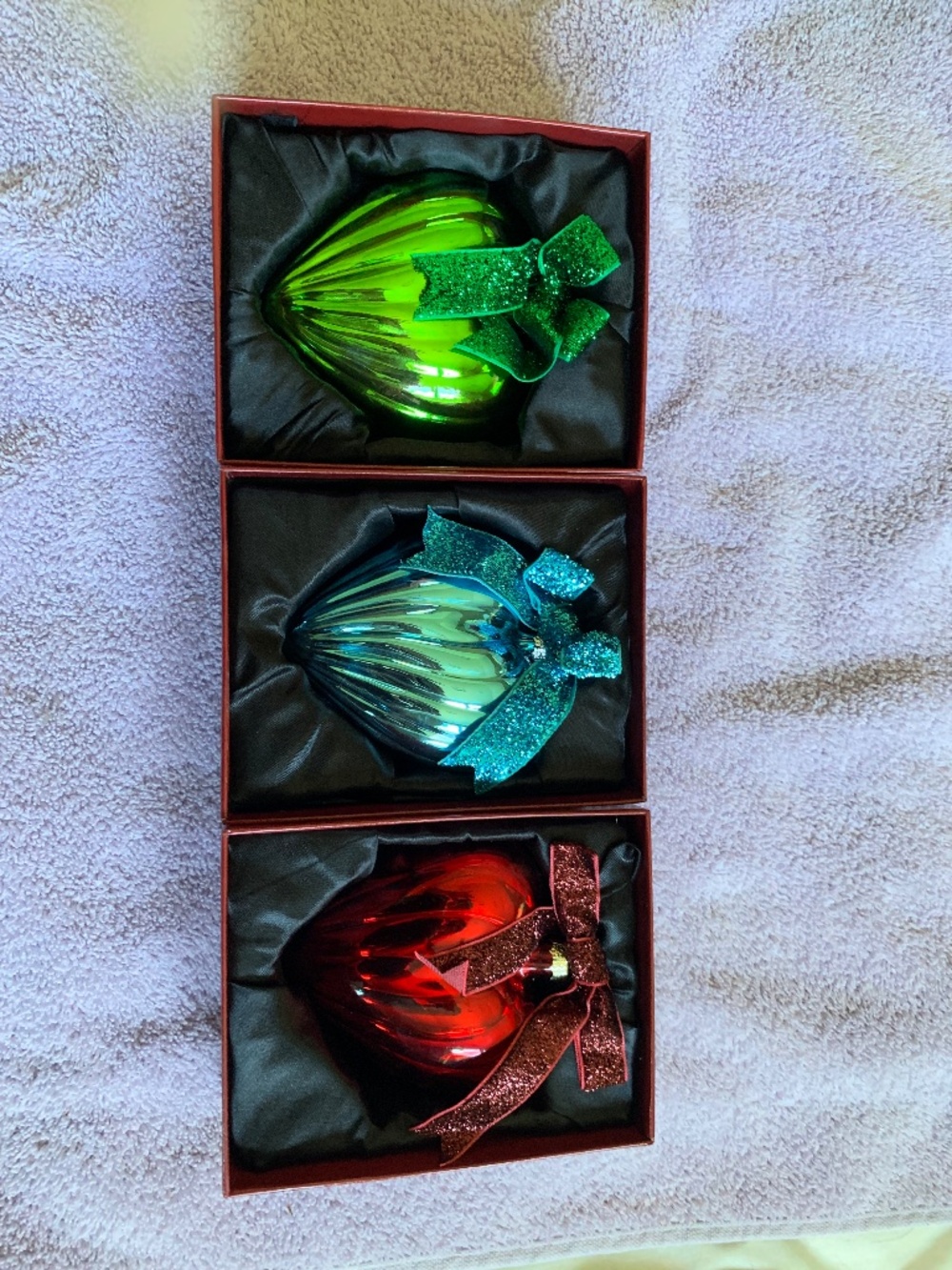 New in Box Set of 3 Heart Shaped Christmas Ornaments